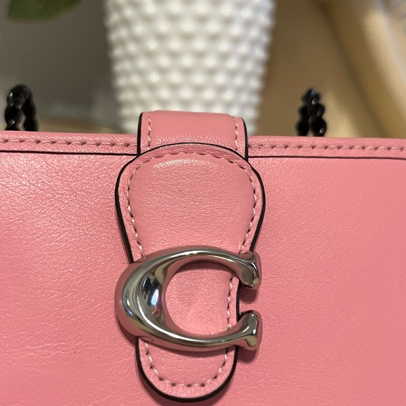 Authentic Coach Leather Pink Tabby Medium Wallet - Picture 4 of 12